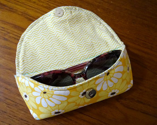 Thread Riding Hood BTB #4 Sunny Glasses Case