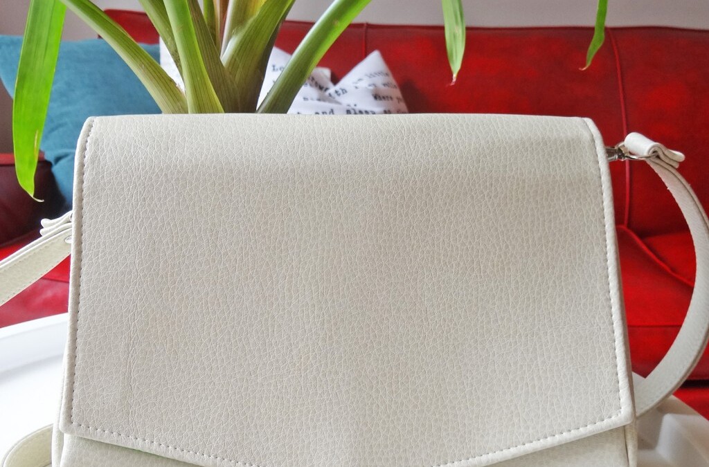 Glenda Convertible Clutch (+ I’m hooked)
