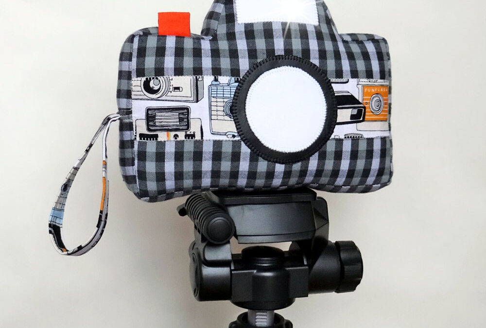 Little Photographer Camera {review, discount & giveaway!}